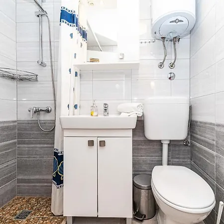 Holiday home Lovely In With Kitchen Blizna Donja